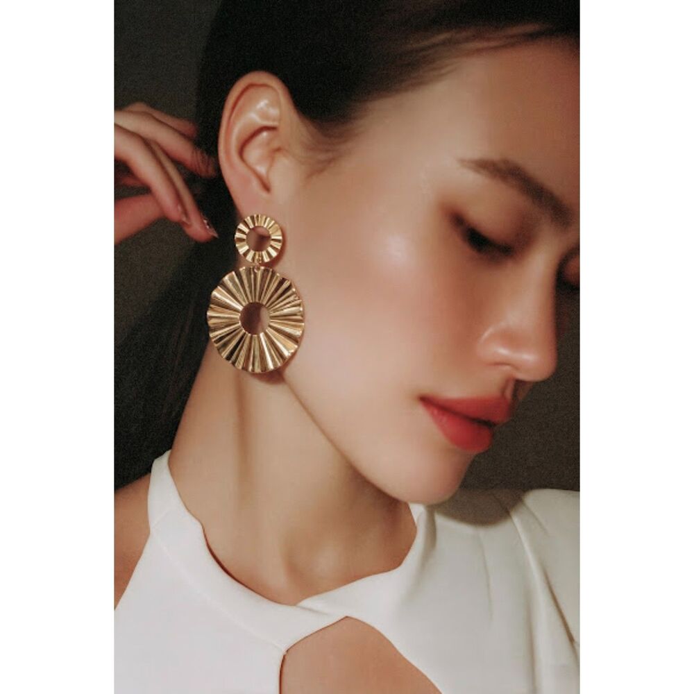 Gold Tone Swirl Motif Dangle Earrings NWT
